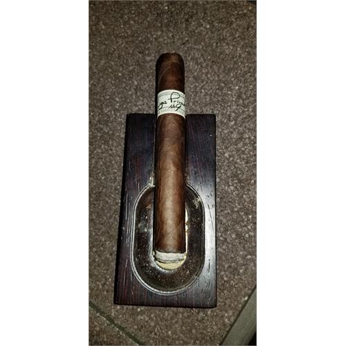 Liga Privada No. 9 Toro 6  * 52