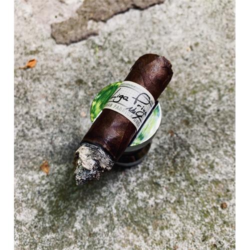 Liga Privada No. 9 Toro 6  * 52