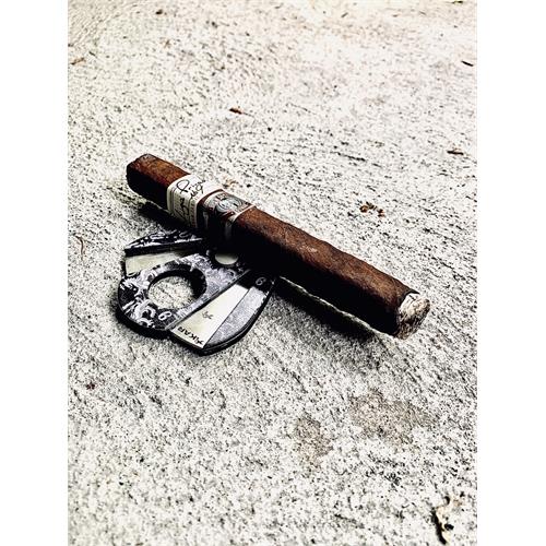 Liga Privada No. 9 Toro 6  * 52