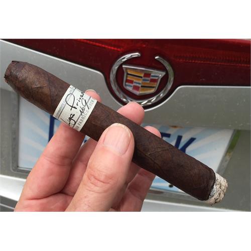 Liga Privada No. 9 Toro 6  * 52