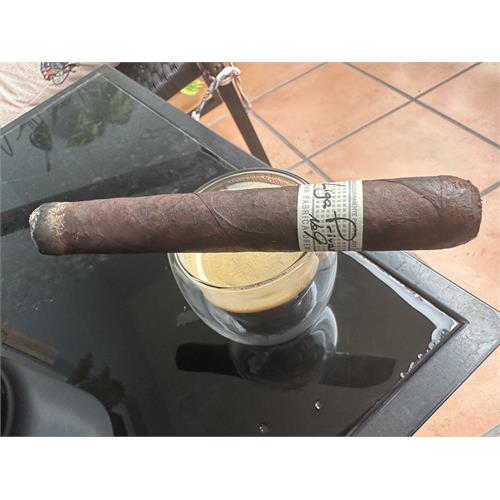 Liga Privada No. 9 Toro 6  * 52