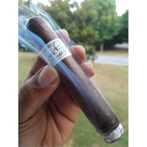 Liga Privada No. 9 Toro 6  * 52