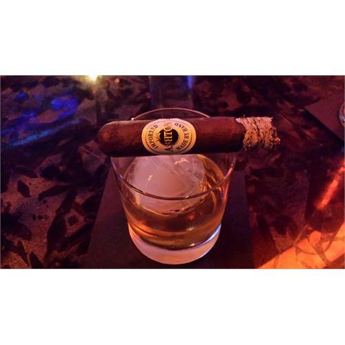 Ashton Aged Maduro No. 60 7 1/2 * 52