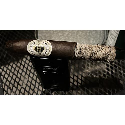 Ashton Aged Maduro Pyramid 6  * 52