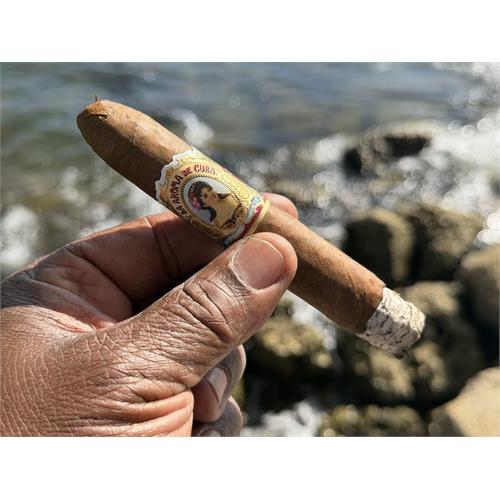 La Aroma de Cuba Monarch 6  * 52