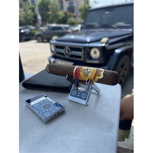 Partagas Natural Gigante 6  * 60