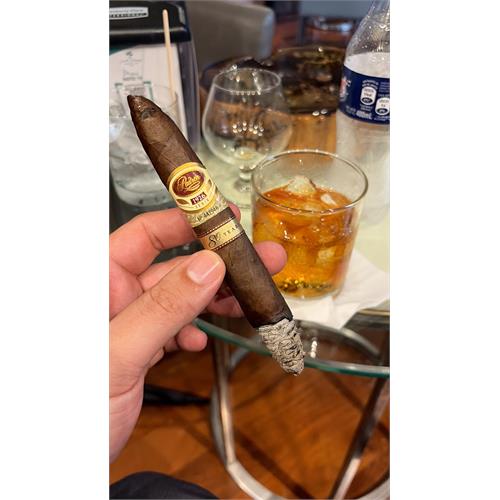 Padron 1926 Serie 80 Years Maduro 6 3/4 * 54