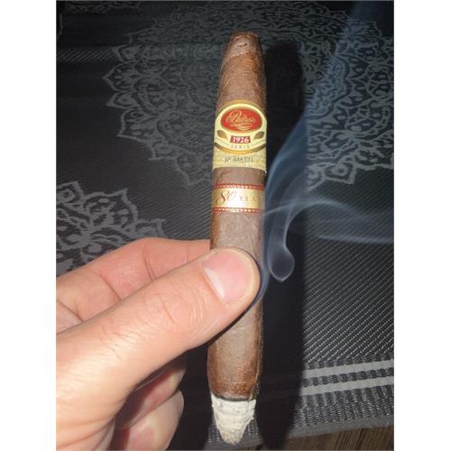 Padron 1926 Serie 80 Years Maduro 6 3/4 * 54