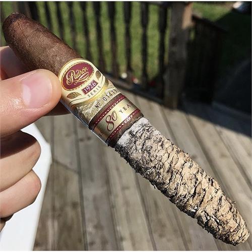 Padron 1926 Serie 80 Years Maduro 6 3/4 * 54