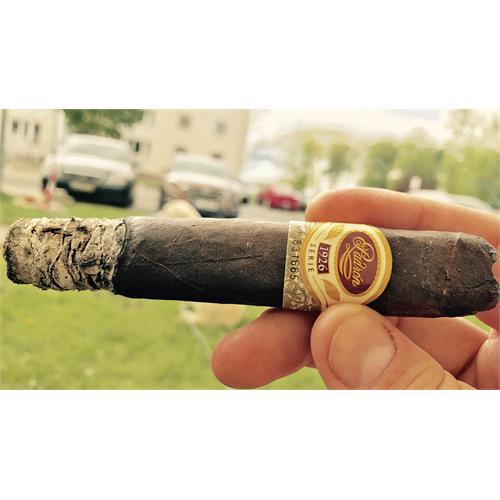 Padron 1926 Serie No. 9 Maduro 5 1/4 * 56