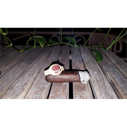 Padron 1926 Serie No. 9 Maduro 5 1/4 * 56