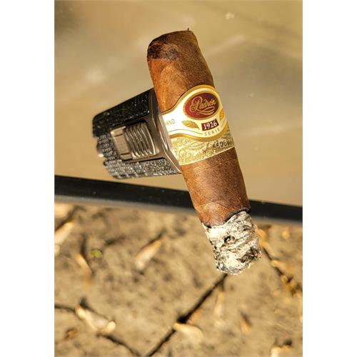 Padron 1926 Serie No. 9 Maduro 5 1/4 * 56