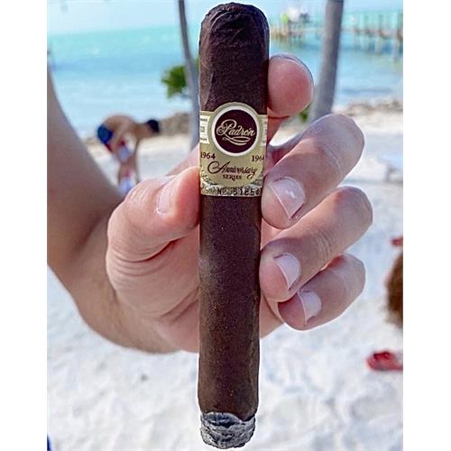 Padron 1964 Anniversary Exclusivo Maduro 5 1/2 * 50