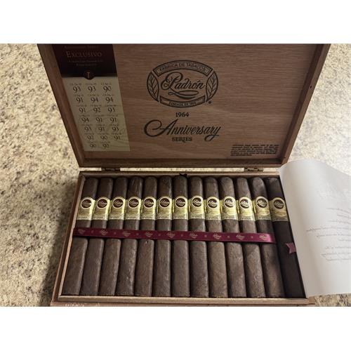Padron 1964 Anniversary Exclusivo Maduro 5 1/2 * 50