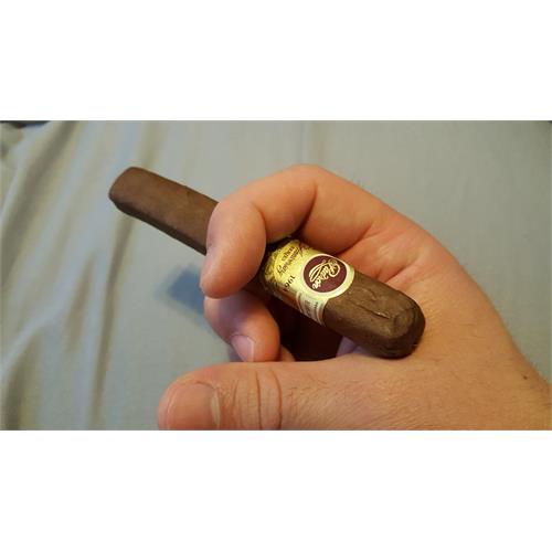 Padron 1964 Anniversary Principe Maduro 4 1/2 * 46