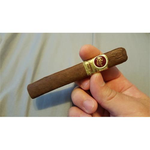 Padron 1964 Anniversary Principe Maduro 4 1/2 * 46