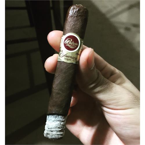 Padron 1964 Anniversary Principe Maduro 4 1/2 * 46