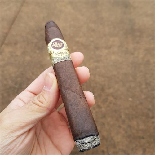 Padron 1964 Anniversary Torpedo Maduro 6  * 52