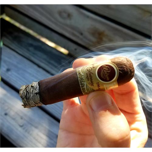 Padron 1964 Anniversary Imperial Maduro 6  * 54