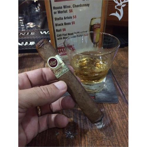 Padron 1964 Anniversary Imperial Natural 6  * 54