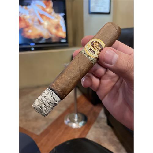 Padron 1926 Serie No. 9 Natural 5 1/4 * 56