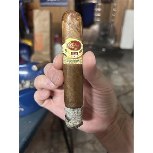 Padron 1926 Serie No. 9 Natural 5 1/4 * 56