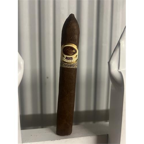 Padron 1926 Serie No. 2 Belicoso Natural 5 1/2 * 52