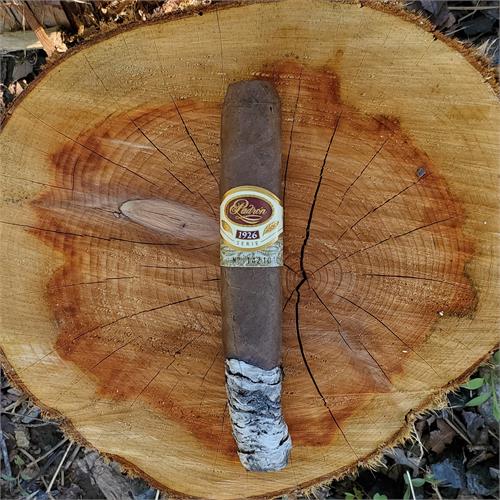 Padron 1926 Serie No. 2 Belicoso Natural 5 1/2 * 52