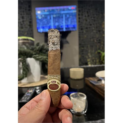 Padron 1926 Serie No. 2 Belicoso Natural 5 1/2 * 52