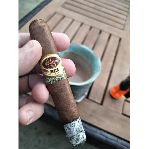 Padron 1926 Serie No. 2 Belicoso Natural 5 1/2 * 52
