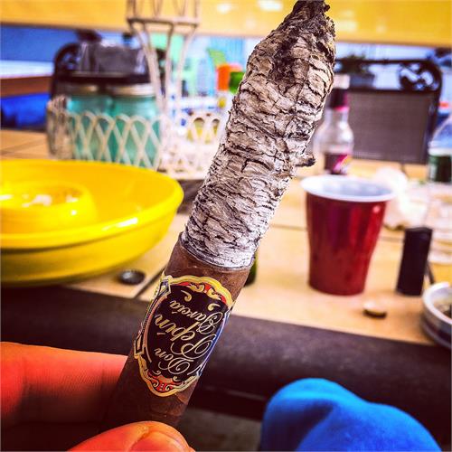 Don Pepin Garcia Black 2001 Toro Gordo 6  * 60