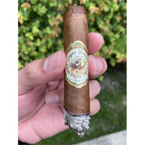 Don Pepin Vegas Cubanas Invictos 5  * 50