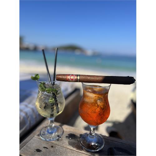 Arturo Fuente Hemingway Masterpiece Maduro 9  * 52