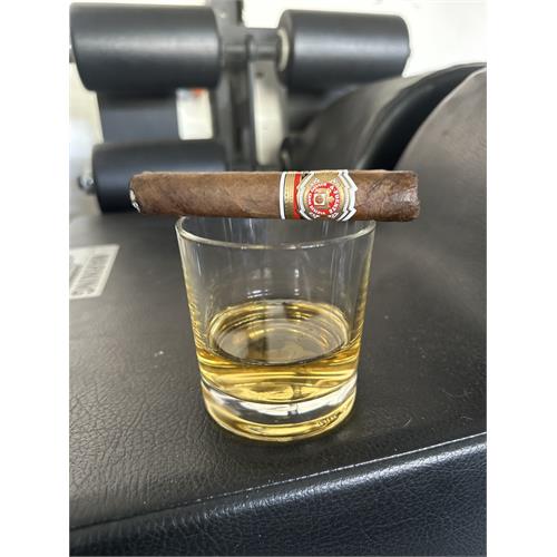Arturo Fuente Rosado Sungrown Magnum R 52 5  * 52