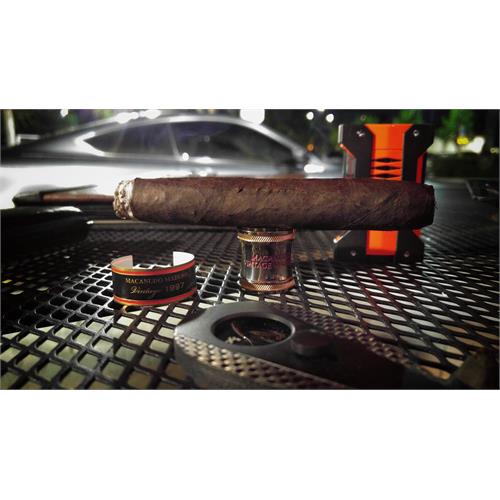 Macanudo Maduro Vintage 1997 Perfecto 6  * 49