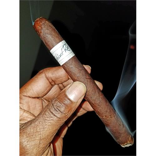 Liga Privada No. 9 5-Cigar Tasting Sampler