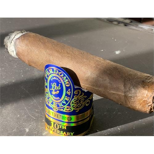 Perdomo Reserve 10th Anniversary Maduro Epicure 6  * 54