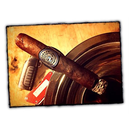 Macanudo Cru Royale Gigante 6  * 60