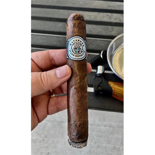 Macanudo Cru Royale Gigante 6  * 60