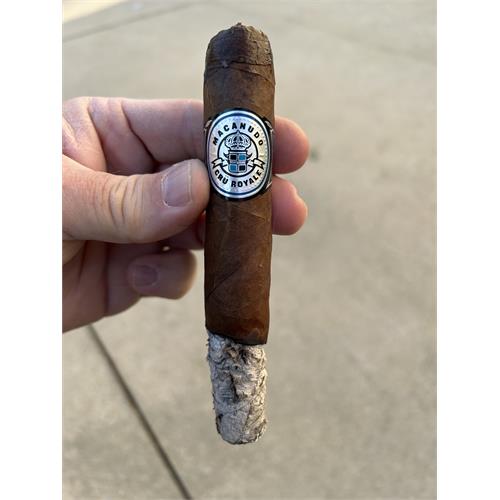 Macanudo Cru Royale Gigante 6  * 60