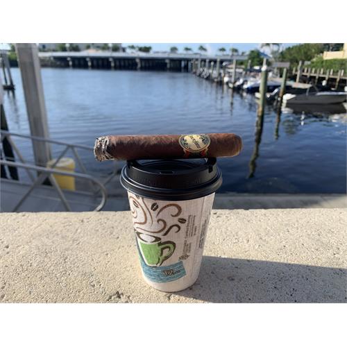 Brick House Robusto 5  * 54