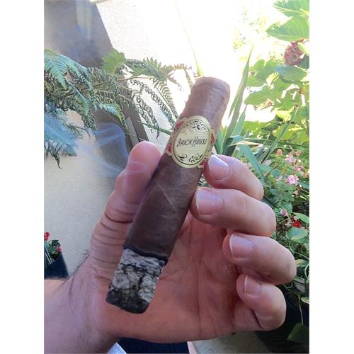 Brick House Robusto 5  * 54