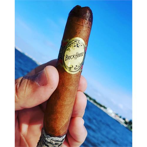 Brick House Robusto 5  * 54