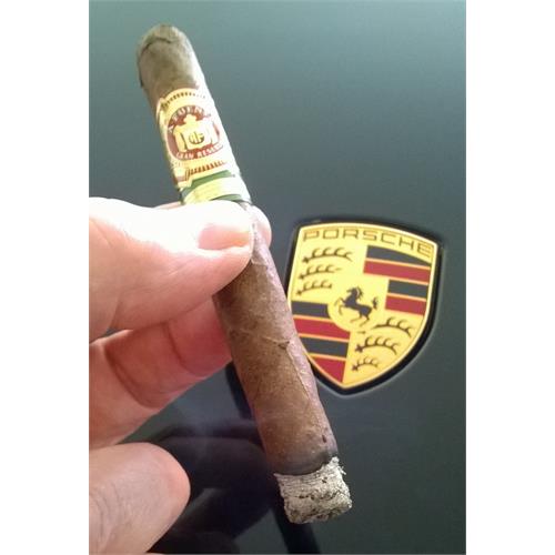 Arturo Fuente Natural Petit Corona 5  * 38