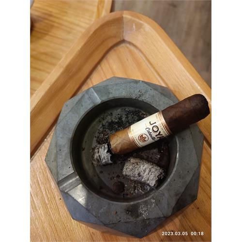 Joya de Nicaragua Cabinetta Toro 6  * 52