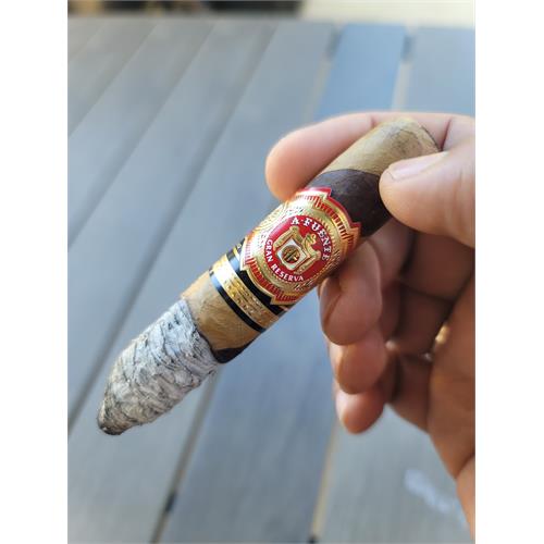 Arturo Fuente Hemingway Between the Lines 4 1/2 * 54