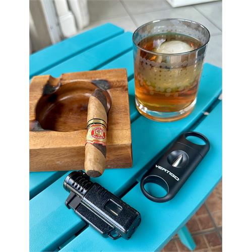 Arturo Fuente Hemingway Between the Lines 4 1/2 * 54