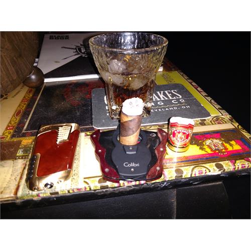 Arturo Fuente Hemingway Between the Lines 4 1/2 * 54