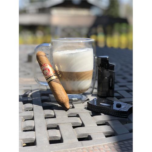 Arturo Fuente Hemingway Between the Lines 4 1/2 * 54
