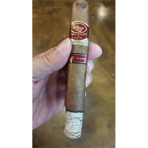 Padron Family Reserve No. 45 Natural 6  * 52